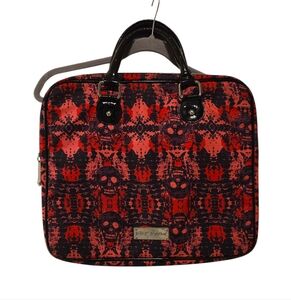 Betsey Johnson, Dead Head Skulls Laptop Case, Zipper Top, Two Black Handles To C